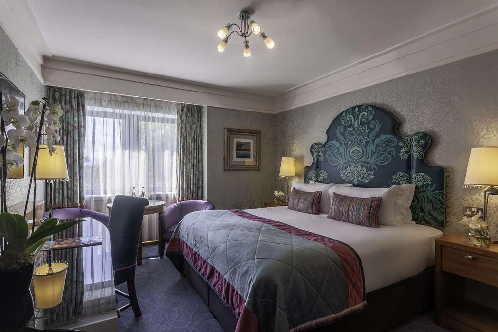 Clontarf Castle Hotel Дъблин Стая снимка