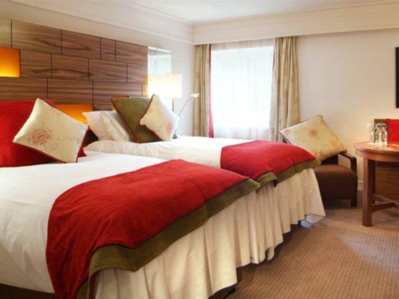 Clontarf Castle Hotel Дъблин Екстериор снимка